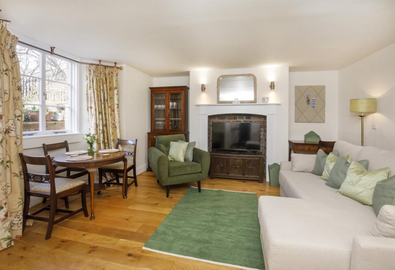 The Garden Square - Unique Luxury Apartment In Historic Garden Square - Ideal For 2 People York Bagian luar foto