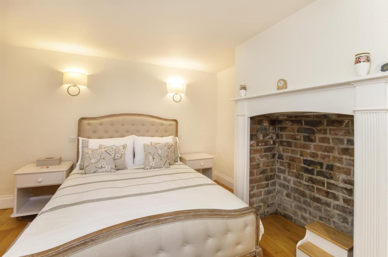 The Garden Square - Unique Luxury Apartment In Historic Garden Square - Ideal For 2 People York Bagian luar foto
