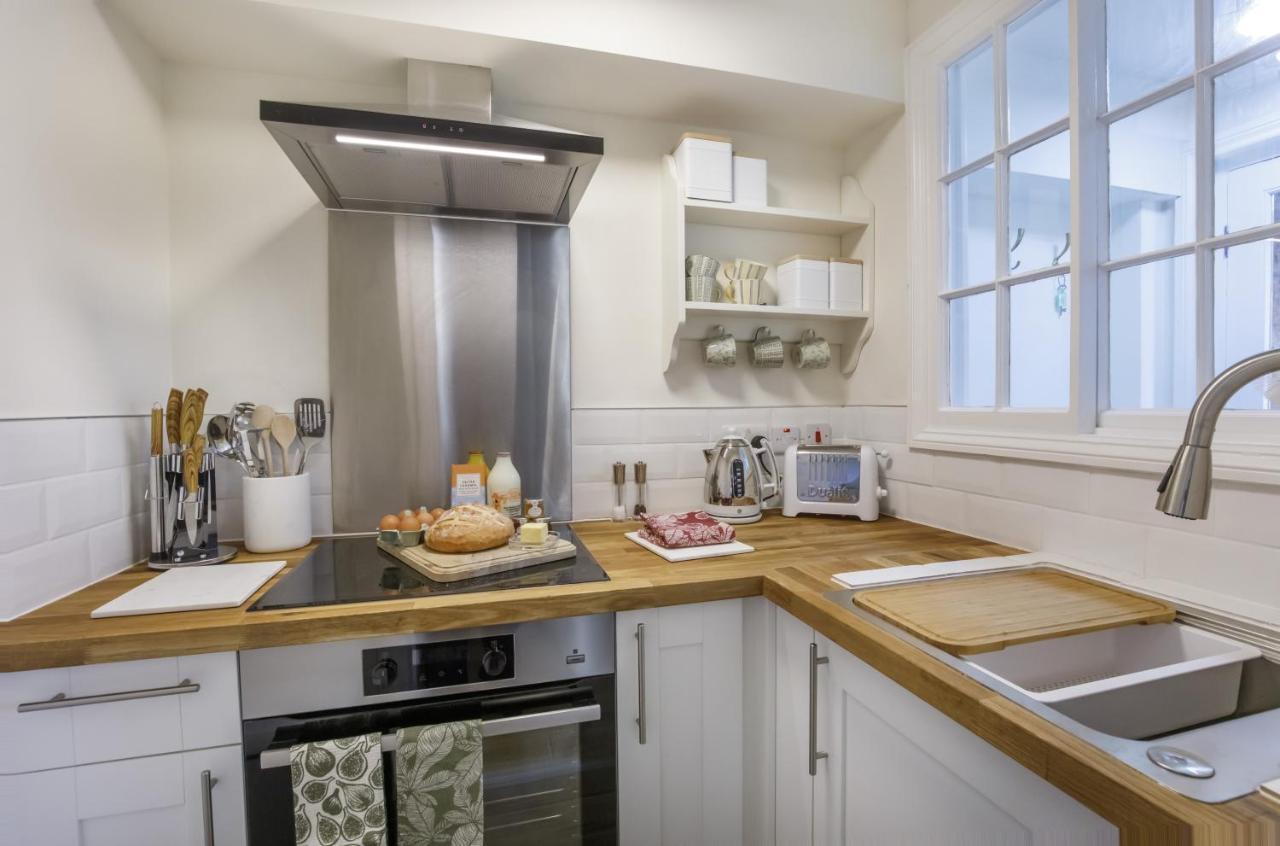 The Garden Square - Unique Luxury Apartment In Historic Garden Square - Ideal For 2 People York Bagian luar foto